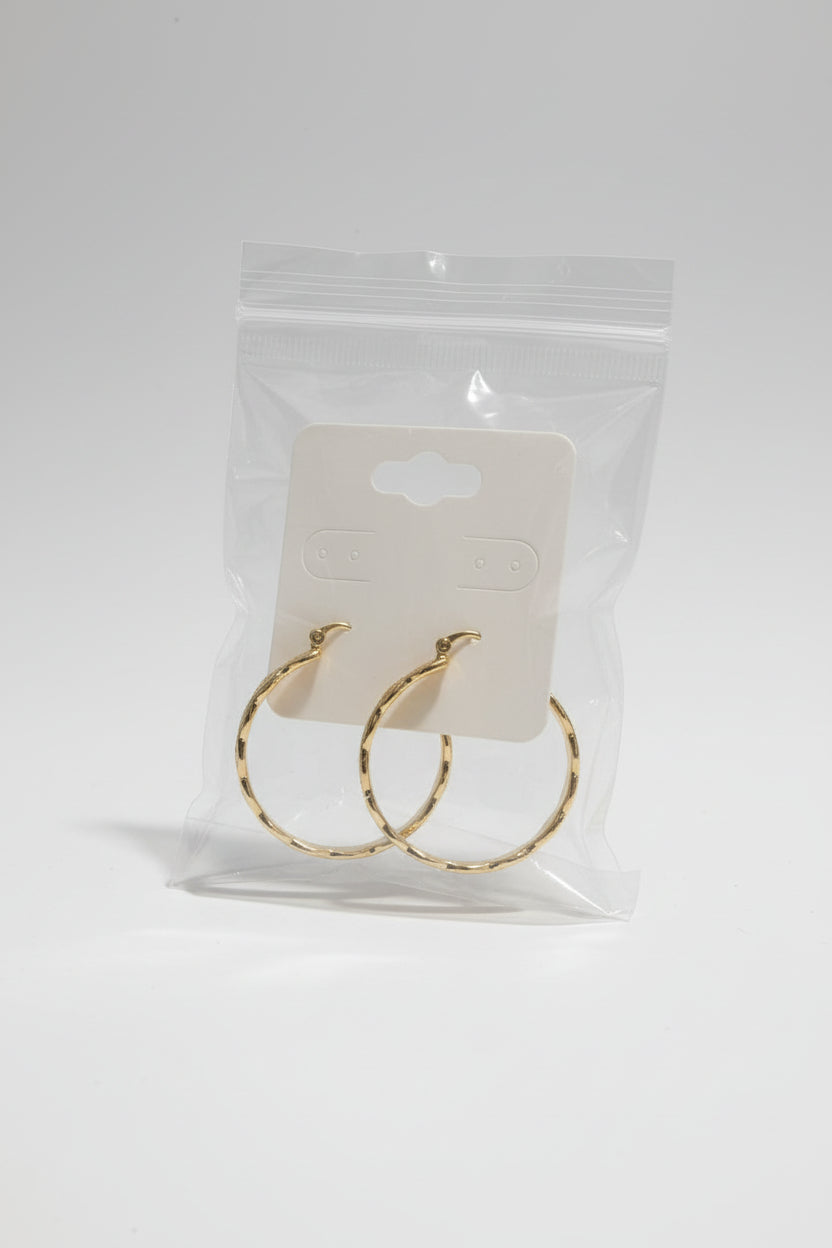 Aretes Ondulado Dorado – Clásico Textura y Brillo